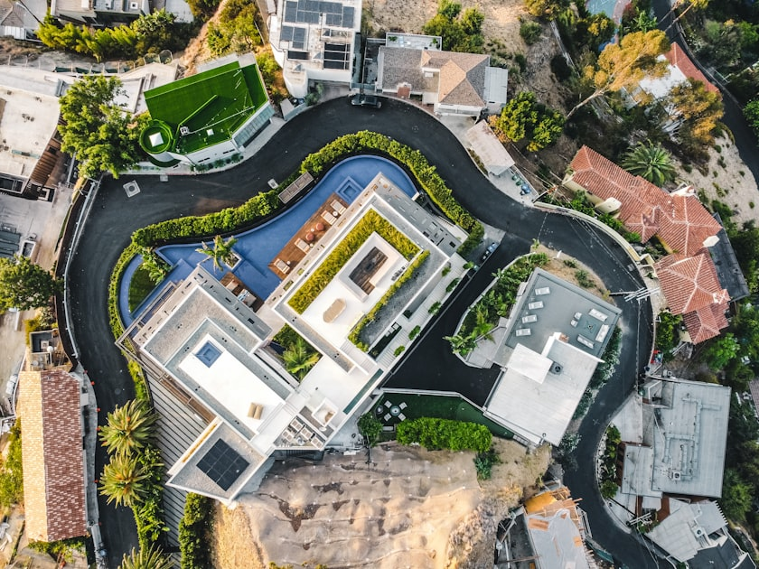 Navigating the Luxury Real Estate Market